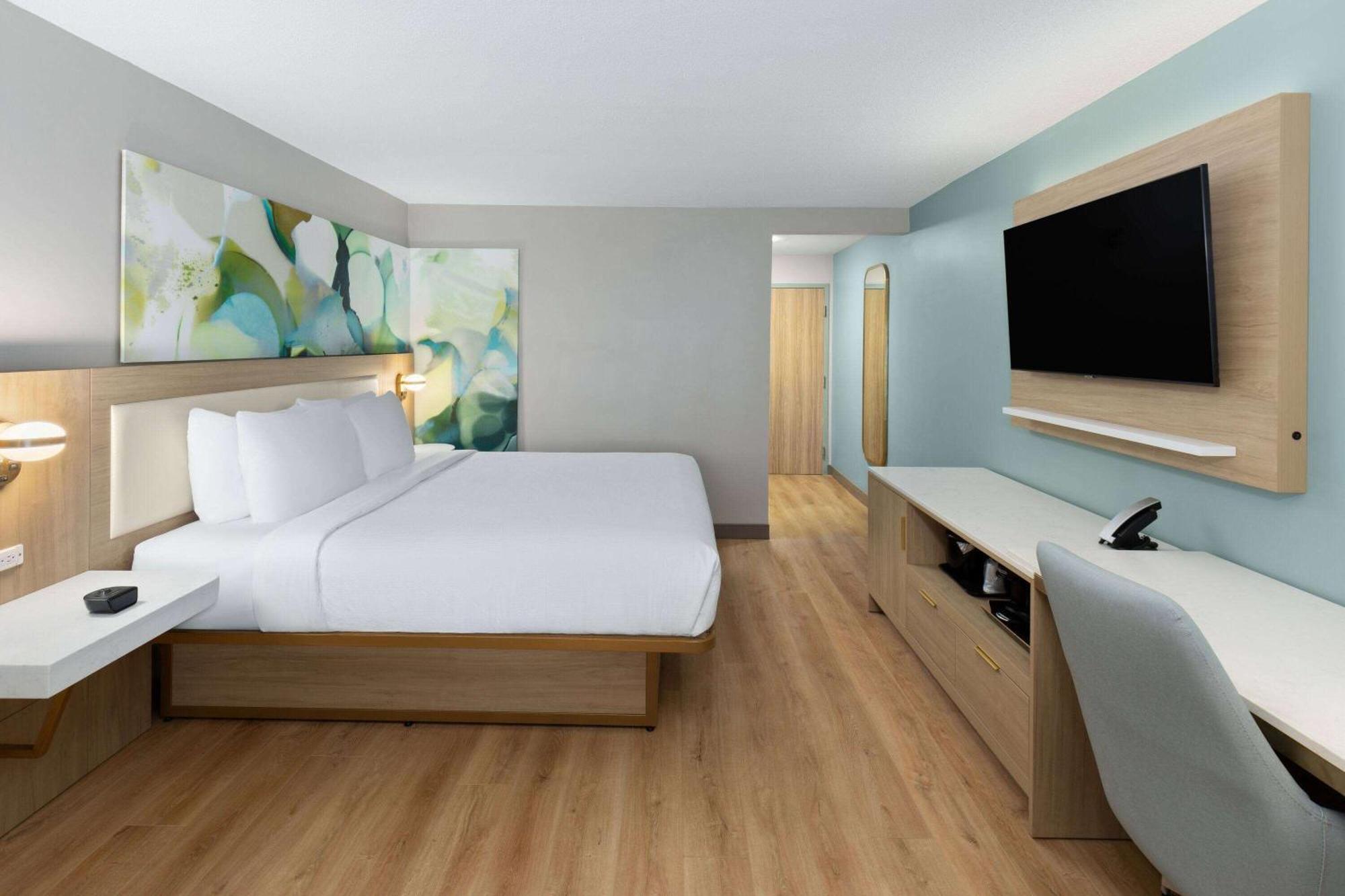 Hotel Wyndham Garden East *